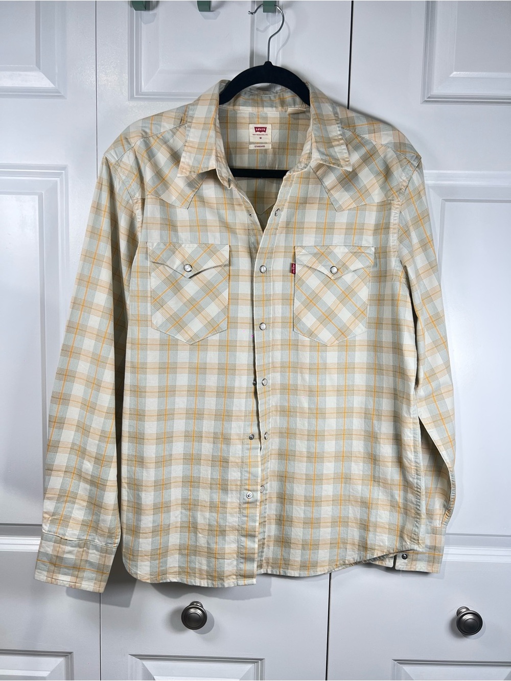 Levi's Western Style Shirt Long Sleeves Size Medium 100% Cotton